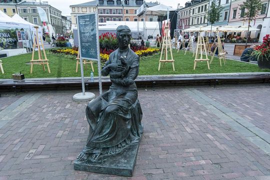 Zamojskie Winogranie. Przygotowania na Rynku Wielkim w Zamościu - galeria zdjęć