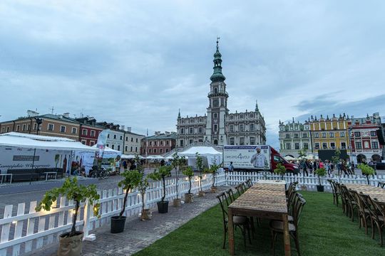 Zamojskie Winogranie. Przygotowania na Rynku Wielkim w Zamościu - galeria zdjęć