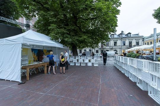 Zamojskie Winogranie. Przygotowania na Rynku Wielkim w Zamościu - galeria zdjęć Zamojskie Winogranie. Przygotowania na Rynku Wielkim w Zamościu - galeria zdjęć