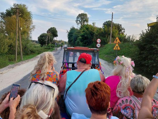 Jedziemy po Mariolkę. W Michalowie będzie wesele w stylu PRL-u [ZDJĘCIA CZ. 1]