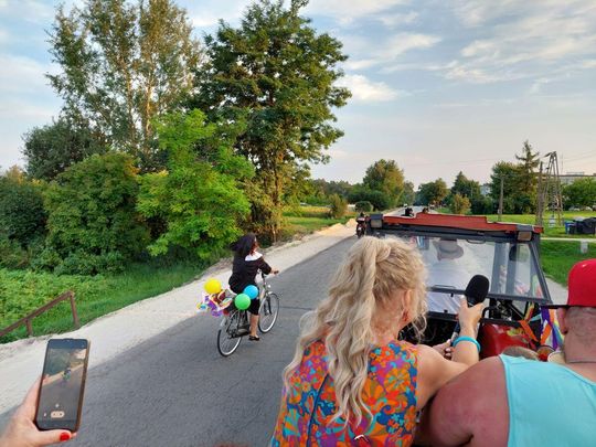 Jedziemy po Mariolkę. W Michalowie będzie wesele w stylu PRL-u [ZDJĘCIA CZ. 1]