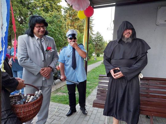 Jedziemy po Mariolkę. W Michalowie będzie wesele w stylu PRL-u [ZDJĘCIA CZ. 1]