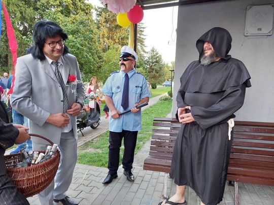Jedziemy po Mariolkę. W Michalowie będzie wesele w stylu PRL-u [ZDJĘCIA CZ. 1]