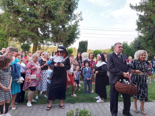 Jedziemy po Mariolkę. W Michalowie będzie wesele w stylu PRL-u [ZDJĘCIA CZ. 1]