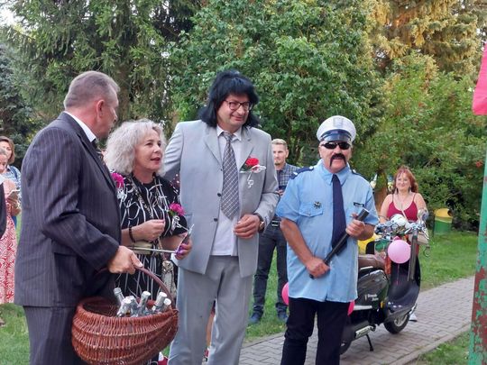 Jedziemy po Mariolkę. W Michalowie będzie wesele w stylu PRL-u [ZDJĘCIA CZ. 1]