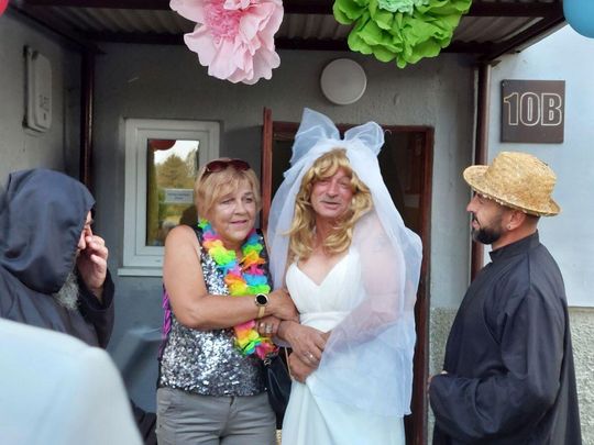Jedziemy po Mariolkę. W Michalowie będzie wesele w stylu PRL-u [ZDJĘCIA CZ. 1]
