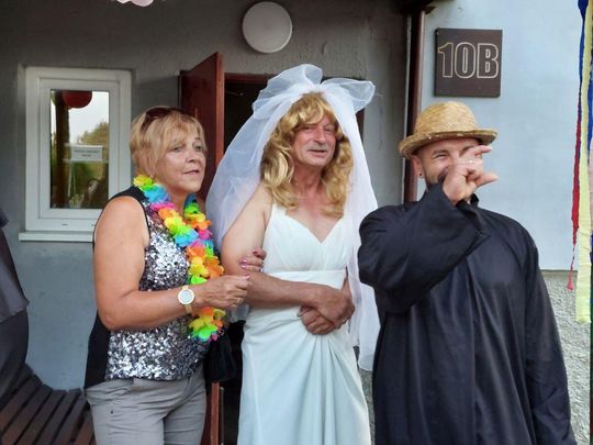 Jedziemy po Mariolkę. W Michalowie będzie wesele w stylu PRL-u [ZDJĘCIA CZ. 1]