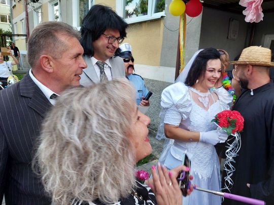 Jedziemy po Mariolkę. W Michalowie będzie wesele w stylu PRL-u [ZDJĘCIA CZ. 1]