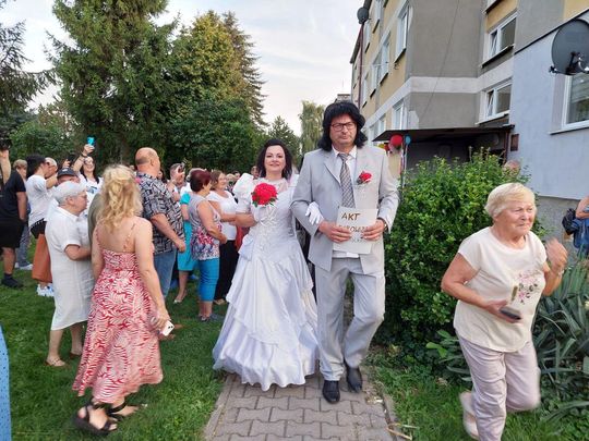 Jedziemy po Mariolkę. W Michalowie będzie wesele w stylu PRL-u [ZDJĘCIA CZ. 1]