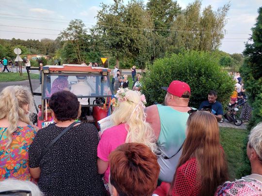 Jedziemy po Mariolkę. W Michalowie będzie wesele w stylu PRL-u [ZDJĘCIA CZ. 1]