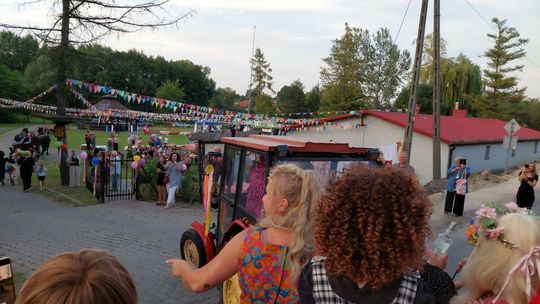 Jedziemy po Mariolkę. W Michalowie będzie wesele w stylu PRL-u [ZDJĘCIA CZ. 1]