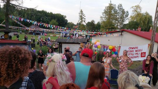 Jedziemy po Mariolkę. W Michalowie będzie wesele w stylu PRL-u [ZDJĘCIA CZ. 1]