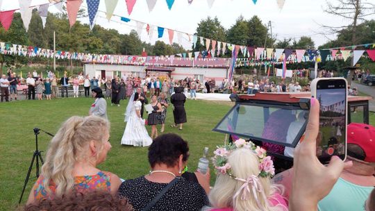 Zenek i Mariolka zostali małżeństwem. Wesele w stylu PRL w Michalowie [ZDJĘCIA cz. 2]