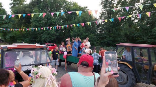 Zenek i Mariolka zostali małżeństwem. Wesele w stylu PRL w Michalowie [ZDJĘCIA cz. 2]