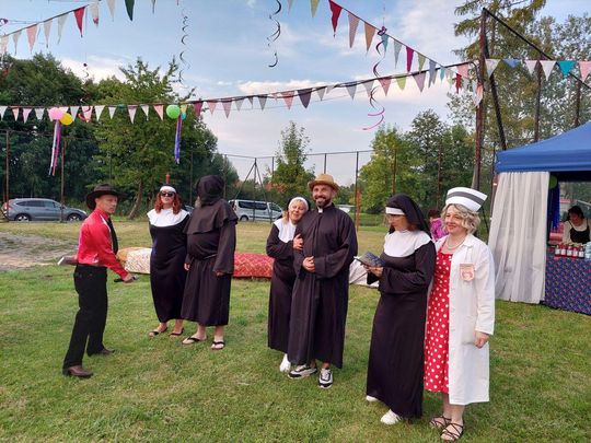 Zenek i Mariolka zostali małżeństwem. Wesele w stylu PRL w Michalowie [ZDJĘCIA cz. 2]