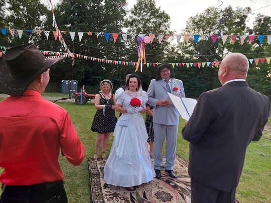 Zenek i Mariolka zostali małżeństwem. Wesele w stylu PRL w Michalowie [ZDJĘCIA cz. 2]