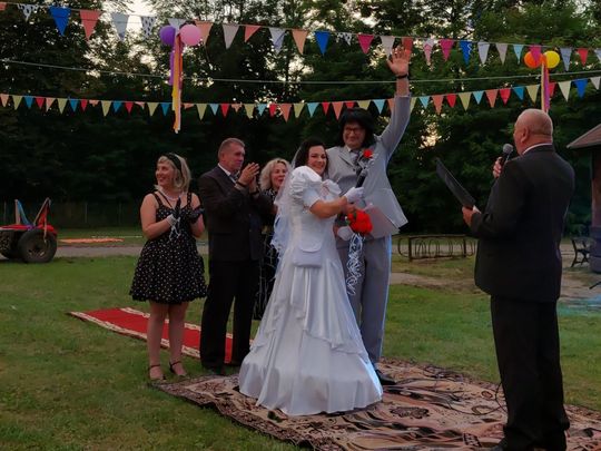 Zenek i Mariolka zostali małżeństwem. Wesele w stylu PRL w Michalowie [ZDJĘCIA cz. 2]