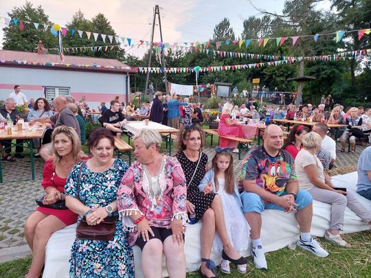 Zenek i Mariolka zostali małżeństwem. Wesele w stylu PRL w Michalowie [ZDJĘCIA cz. 2]