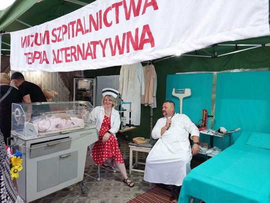 Zenek i Mariolka zostali małżeństwem. Wesele w stylu PRL w Michalowie [ZDJĘCIA cz. 2]