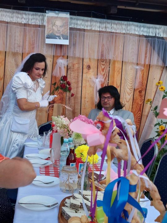 Zenek i Mariolka zostali małżeństwem. Wesele w stylu PRL w Michalowie [ZDJĘCIA cz. 2]