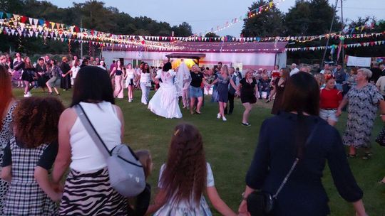 Zenek i Mariolka zostali małżeństwem. Wesele w stylu PRL w Michalowie [ZDJĘCIA cz. 2]