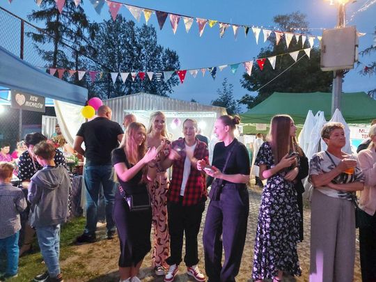 Zenek i Mariolka zostali małżeństwem. Wesele w stylu PRL w Michalowie [ZDJĘCIA cz. 2]