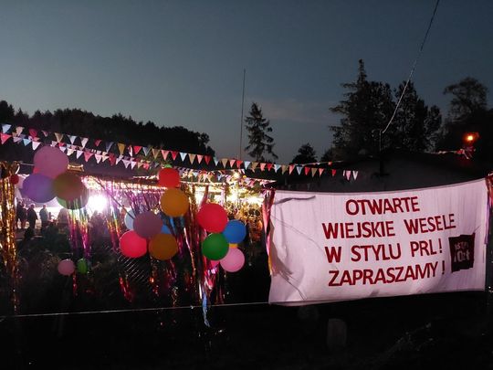 Zenek i Mariolka zostali małżeństwem. Wesele w stylu PRL w Michalowie [ZDJĘCIA cz. 2]