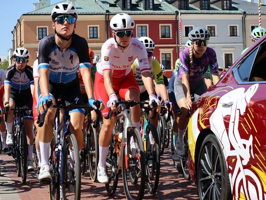Tour de Pologne Woman w Zamościu. Start honorowy na Rynku Wielkim [ZDJĘCIA]