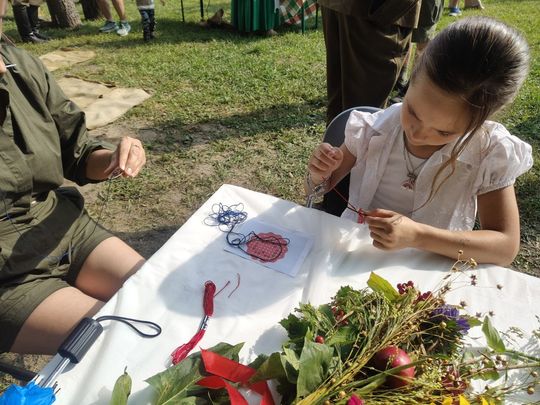 Dni Powiatu Tomaszowskiego z Marszałkiem Piłsudskim, rekonstruktorami i kabaretem OT.TO [ZDJĘCIA]