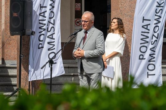 Dni Powiatu Tomaszowskiego z Marszałkiem Piłsudskim, rekonstruktorami i kabaretem OT.TO [ZDJĘCIA]