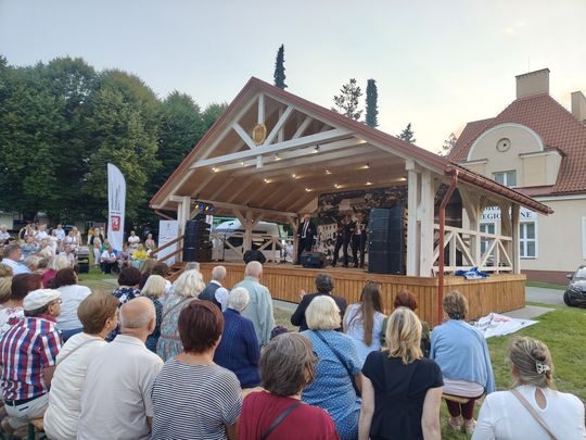 Dni Powiatu Tomaszowskiego z Marszałkiem Piłsudskim, rekonstruktorami i kabaretem OT.TO [ZDJĘCIA]