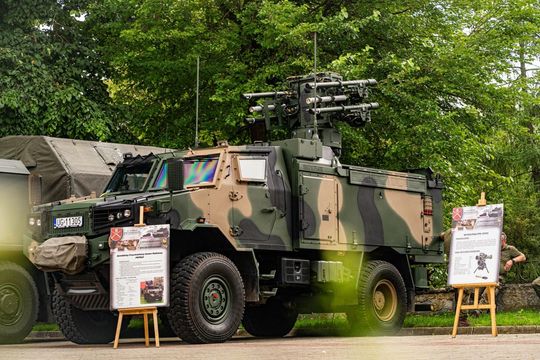 Dni Powiatu Tomaszowskiego z Marszałkiem Piłsudskim, rekonstruktorami i kabaretem OT.TO [ZDJĘCIA]