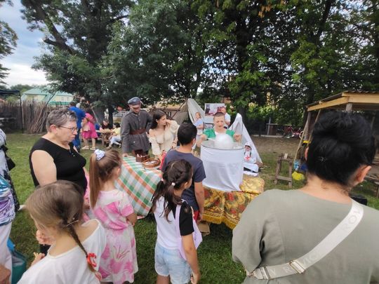 Dni Powiatu Tomaszowskiego z Marszałkiem Piłsudskim, rekonstruktorami i kabaretem OT.TO [ZDJĘCIA]