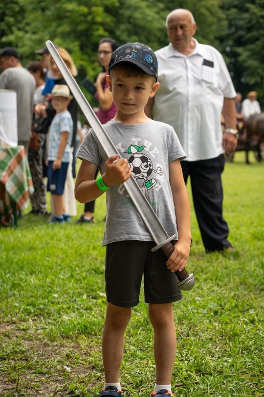 Dni Powiatu Tomaszowskiego z Marszałkiem Piłsudskim, rekonstruktorami i kabaretem OT.TO [ZDJĘCIA]