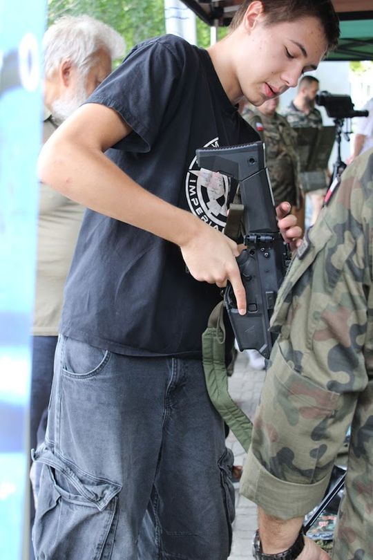 Dni Powiatu Tomaszowskiego z Marszałkiem Piłsudskim, rekonstruktorami i kabaretem OT.TO [ZDJĘCIA]