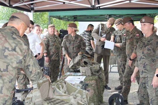 Dni Powiatu Tomaszowskiego z Marszałkiem Piłsudskim, rekonstruktorami i kabaretem OT.TO [ZDJĘCIA]