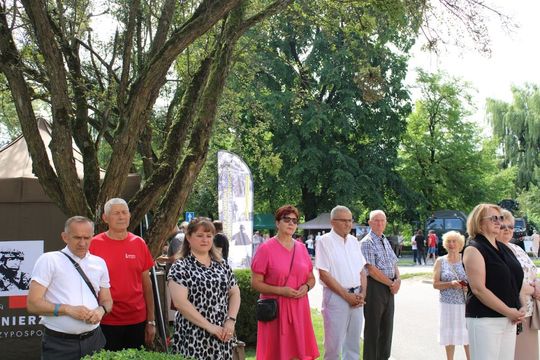 Dni Powiatu Tomaszowskiego z Marszałkiem Piłsudskim, rekonstruktorami i kabaretem OT.TO [ZDJĘCIA]