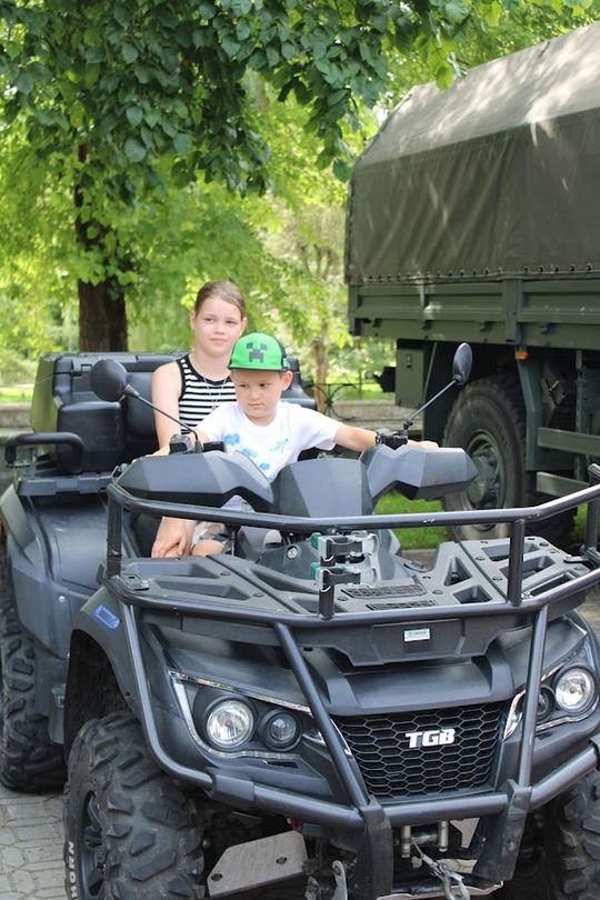 Dni Powiatu Tomaszowskiego z Marszałkiem Piłsudskim, rekonstruktorami i kabaretem OT.TO [ZDJĘCIA]