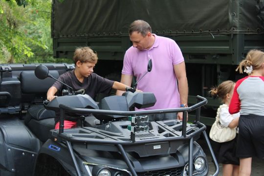 Dni Powiatu Tomaszowskiego z Marszałkiem Piłsudskim, rekonstruktorami i kabaretem OT.TO [ZDJĘCIA]