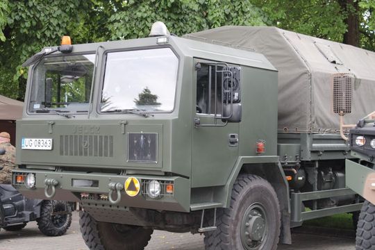 Dni Powiatu Tomaszowskiego z Marszałkiem Piłsudskim, rekonstruktorami i kabaretem OT.TO [ZDJĘCIA]