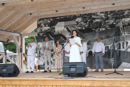 Dni Powiatu Tomaszowskiego z Marszałkiem Piłsudskim, rekonstruktorami i kabaretem OT.TO [ZDJĘCIA]