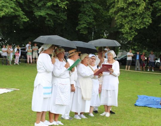 Dni Powiatu Tomaszowskiego z Marszałkiem Piłsudskim, rekonstruktorami i kabaretem OT.TO [ZDJĘCIA]