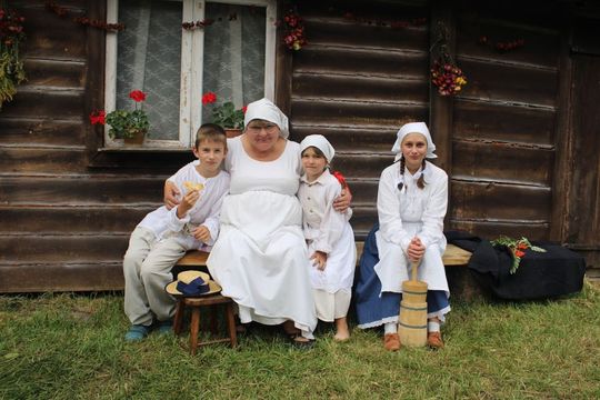 Dni Powiatu Tomaszowskiego z Marszałkiem Piłsudskim, rekonstruktorami i kabaretem OT.TO [ZDJĘCIA]