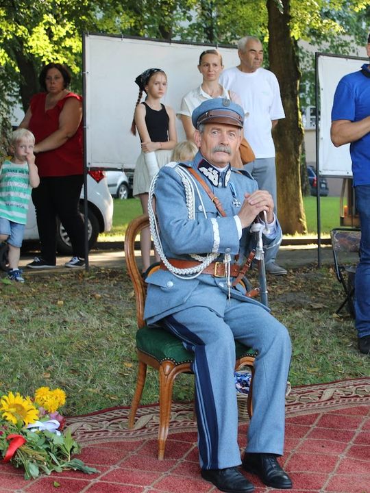 Dni Powiatu Tomaszowskiego z Marszałkiem Piłsudskim, rekonstruktorami i kabaretem OT.TO [ZDJĘCIA]