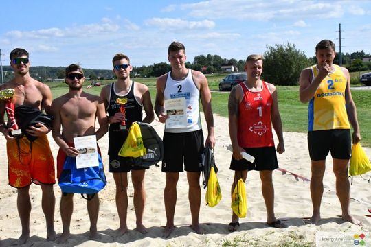 Siatkarze z Zamościa najlepsi w Chmielakowym Turnieju Plażowej Piłki Siatkowej 2025 [ZDJĘCIA]