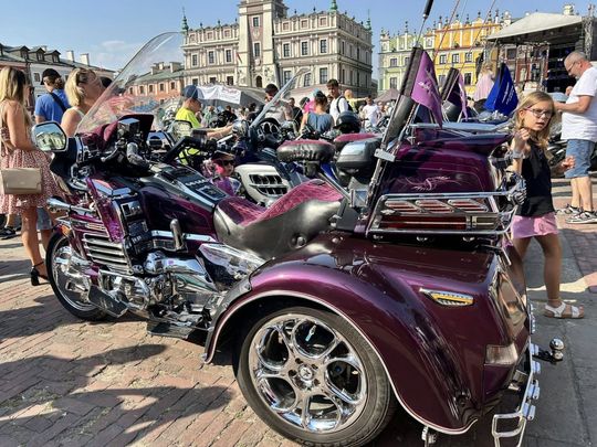 Zamość na Okrągło 2025 – motoryzacyjne święto w sercu miasta [ZDJĘCIA]