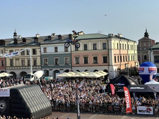 Zamość na Okrągło 2025 – motoryzacyjne święto w sercu miasta [ZDJĘCIA]