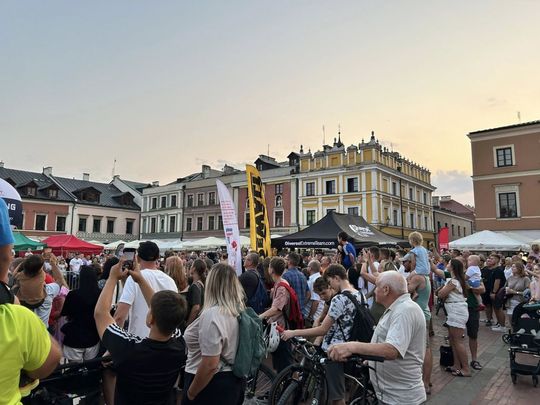 Zamość na Okrągło 2025 – motoryzacyjne święto w sercu miasta [ZDJĘCIA]