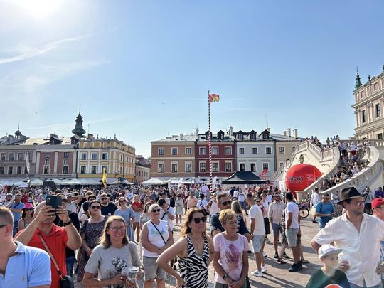 Zamość na Okrągło 2025 – motoryzacyjne święto w sercu miasta [ZDJĘCIA]