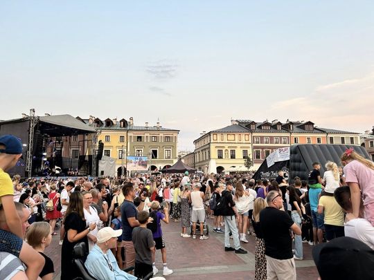 Zamość na Okrągło 2025 – motoryzacyjne święto w sercu miasta [ZDJĘCIA]